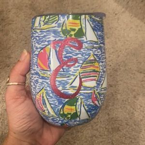 Wine tumbler with lid